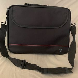 Computer carrying case.
